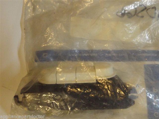 Maytag Washer 22002805 Switch, Option (bsq) NEW IN BOX Maytag Washer 22002805 Switch, Option (bsq) NEW IN BOX